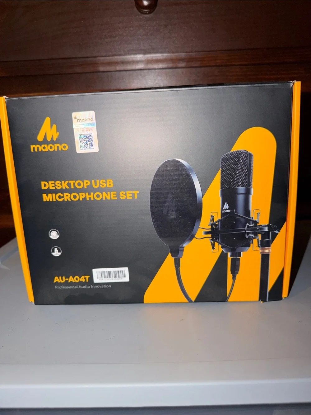 Maono AU-A04T Desktop USB Microphone Set - Black and Orange Packaging